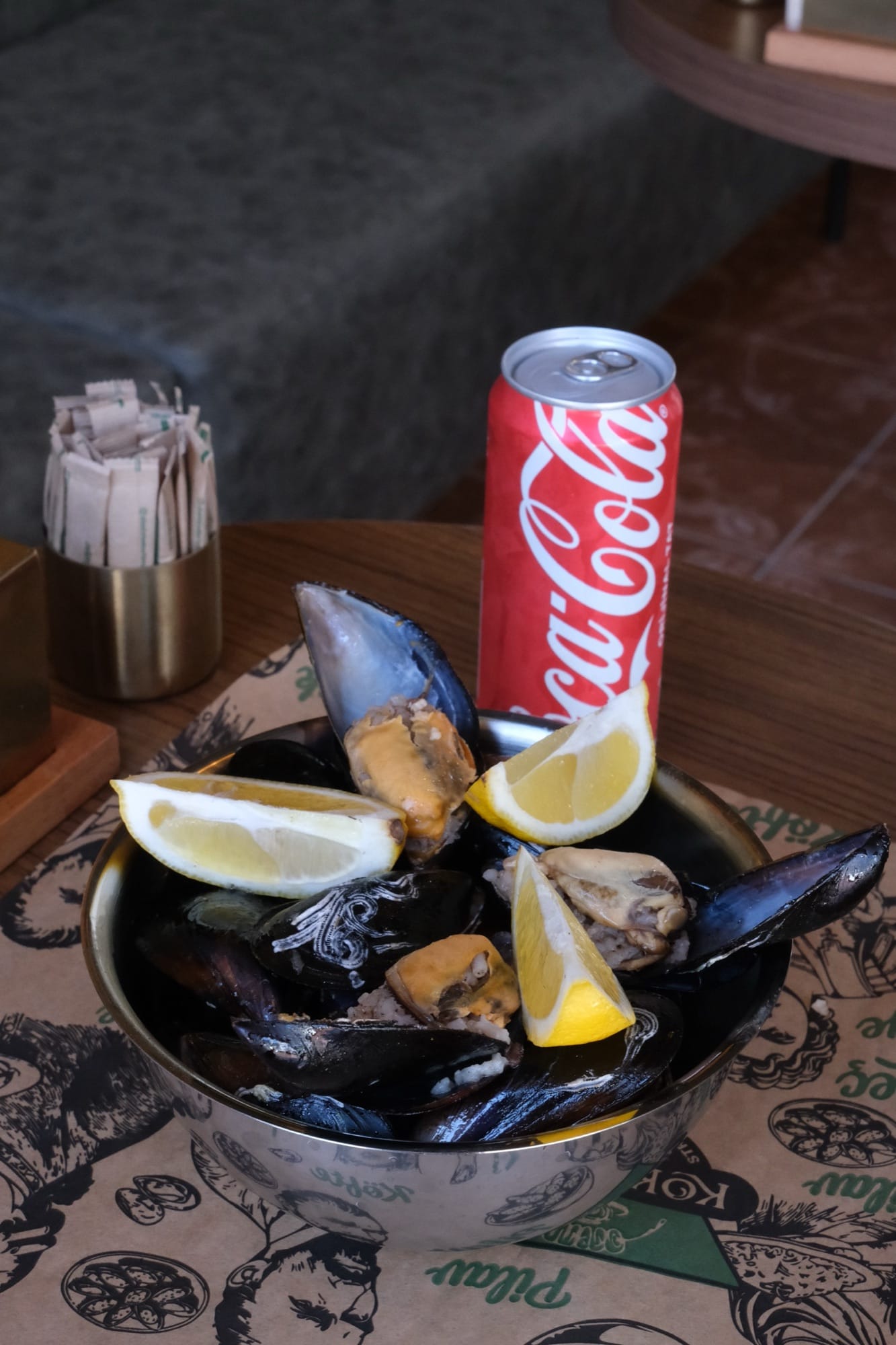 Kokology midye dolma tabağı, limon dilimleriyle — Bursa Nilüfer Ataevler